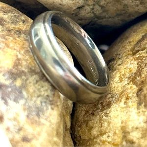 Titanium Silver Color Unisex Wedding Band Size 9.5